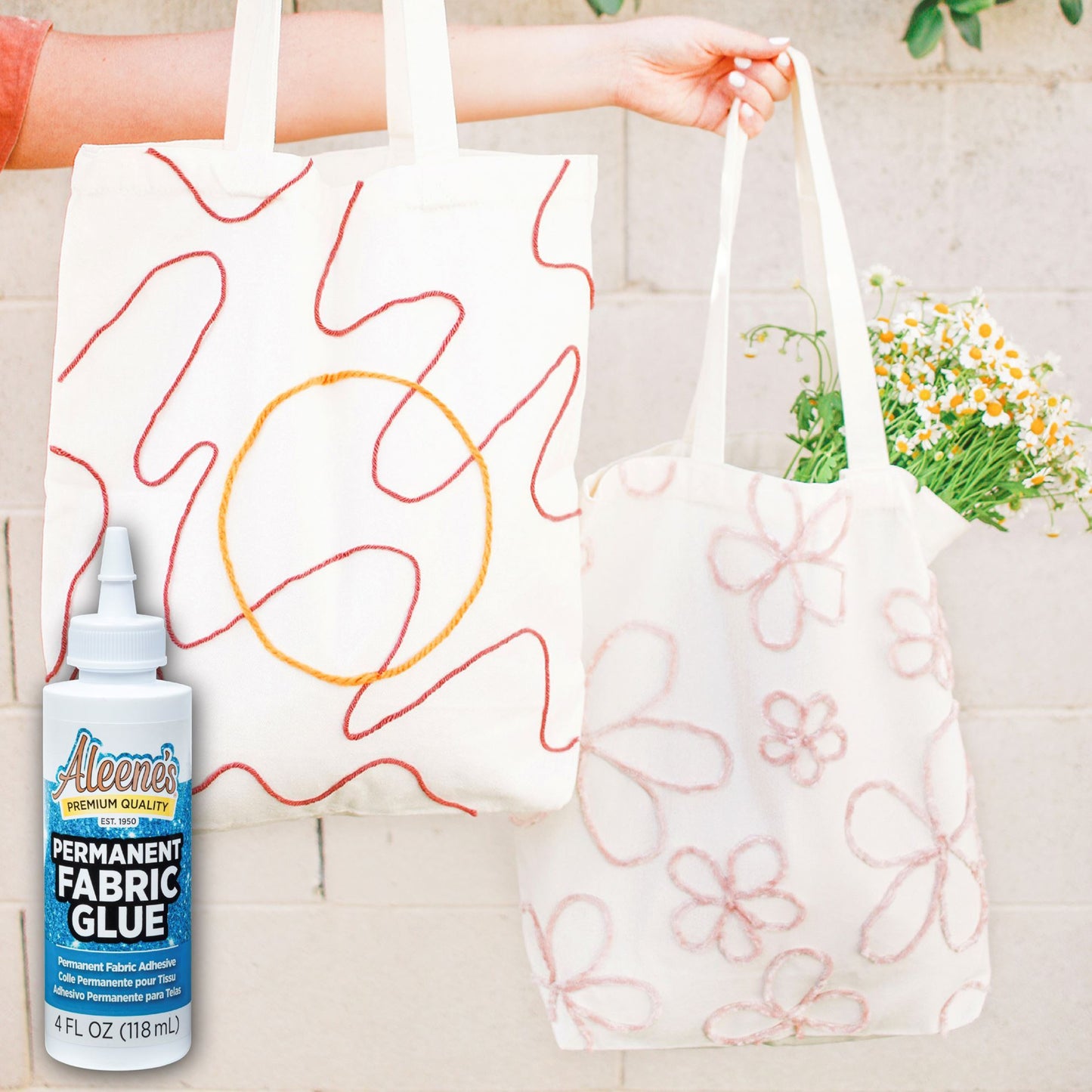 Picture of 48214                               ALEENE'S PERMANENT FABRIC GLUE 4OZ                